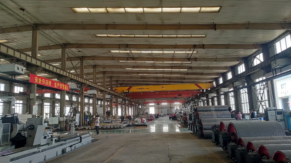 高效流轉(zhuǎn)，智選帶式輸送機(jī)：連續(xù)輸送，靈活布局，為您的生產(chǎn)線注入高效動(dòng)力。低能耗，高回報(bào)，是您物料搬運(yùn)的不二之選！