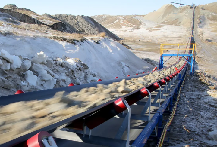 傳送帶托輥尺寸：尺寸與標準的完整指南